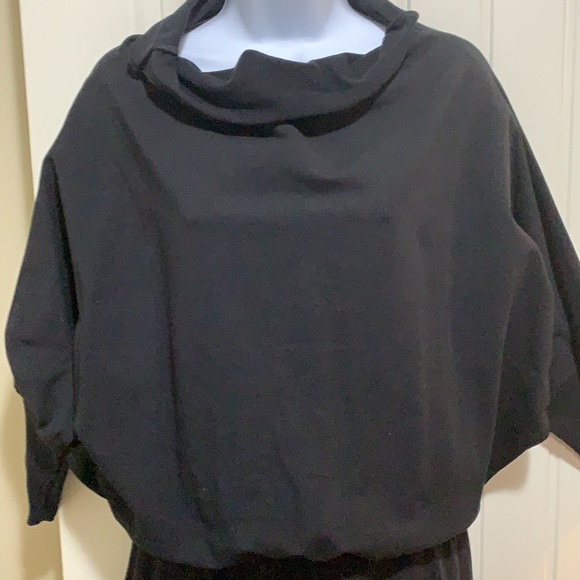 CLASSY BLACK DRESS - Picture 2 of 5